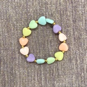 💗hi💗 this is a very cute rainbow heart bracelet!